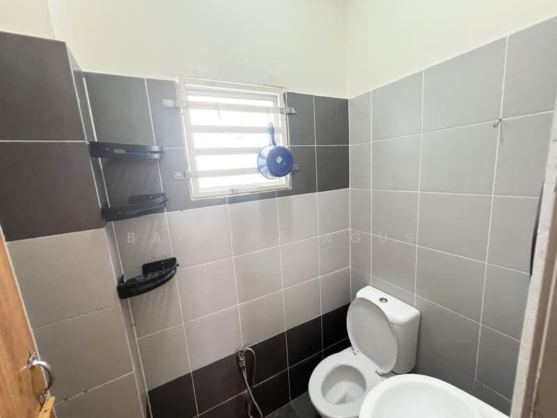 Taman Bentara, Telok Panglima Garang untuk Untuk Dijual - RM 370,000, Apr 2026 - Bathroom - PropertyGuru.com.my