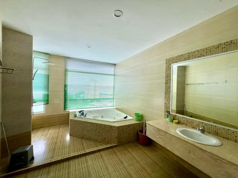 Condominium for Rent at The View Condominium - Gan Chun Kai - Bathroom - PropertyGuru.com.my