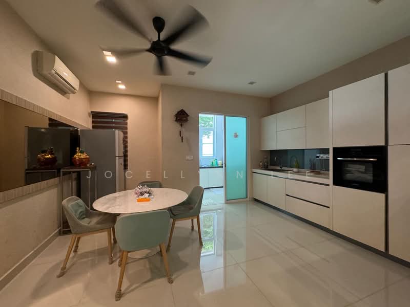 Minden Gardens Residence untuk Untuk Dijual - RM 2,150,000, Apr 2026 - Kitchen - PropertyGuru.com.my