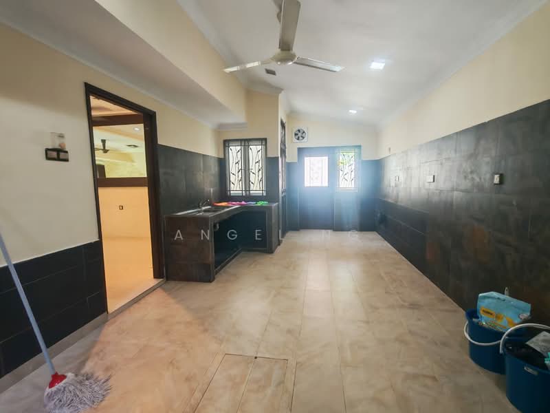 Semi-Detached House for Sale in Taman Cuepacs (Cheras) - Angel Ng - Kitchen - PropertyGuru.com.my
