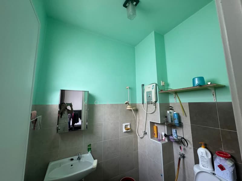 2-storey Terraced House for Sale in Setia Tropika (Johor Bahru) - Kok Hui - Bathroom - PropertyGuru.com.my