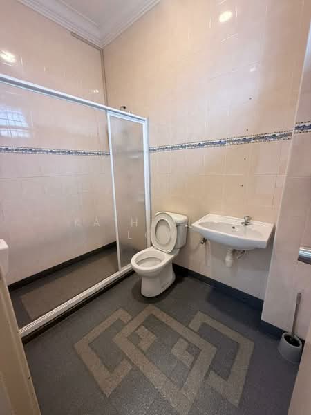 Taman Setia Indah untuk Untuk Dijual - RM 680,000, Mac 2026 - Bathroom - PropertyGuru.com.my