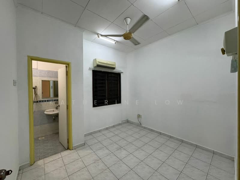 2-storey Terraced House for Sale in Taman Mutiara Rini (Skudai) - Katherine Low - PropertyGuru.com.my