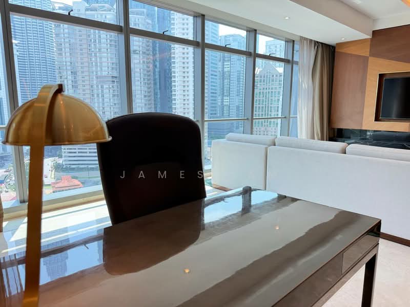 Servis Apartment untuk Dijual di The Ritz-Carlton Residences - James Lam - Living Room - PropertyGuru.com.my