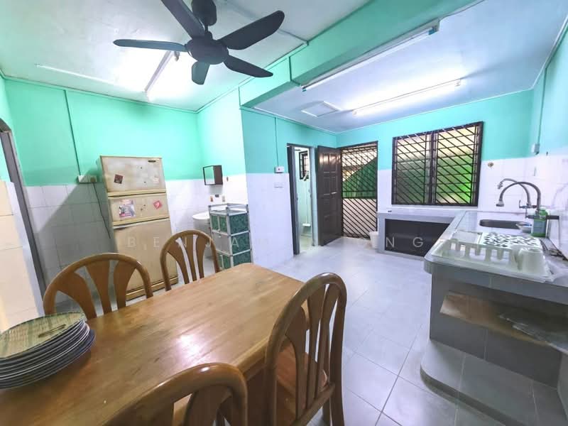2-storey Terraced House for Rent in Taman Johor Jaya (Johor Bahru) - Benjamin Ong - Kitchen - PropertyGuru.com.my