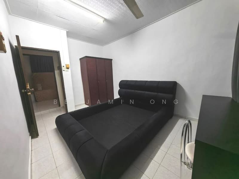 2-storey Terraced House for Rent in Taman Johor Jaya (Johor Bahru) - Benjamin Ong - Bedroom - PropertyGuru.com.my