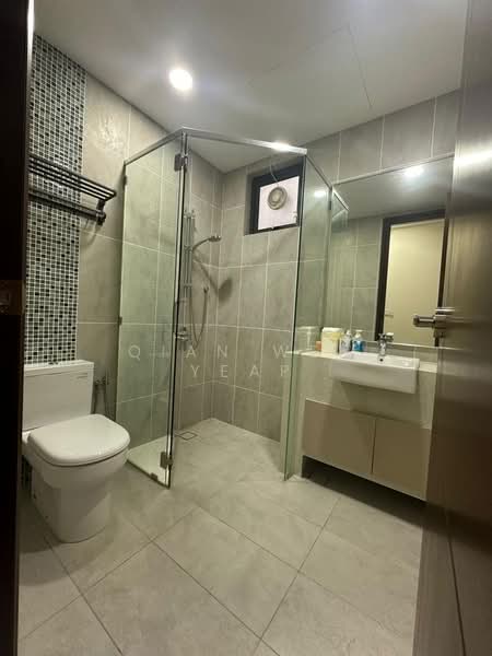 Queens Residences Q2 @ Queens Waterfront untuk Untuk Disewa - RM 5,000 /bulan, Mac 2026 - Bathroom - PropertyGuru.com.my