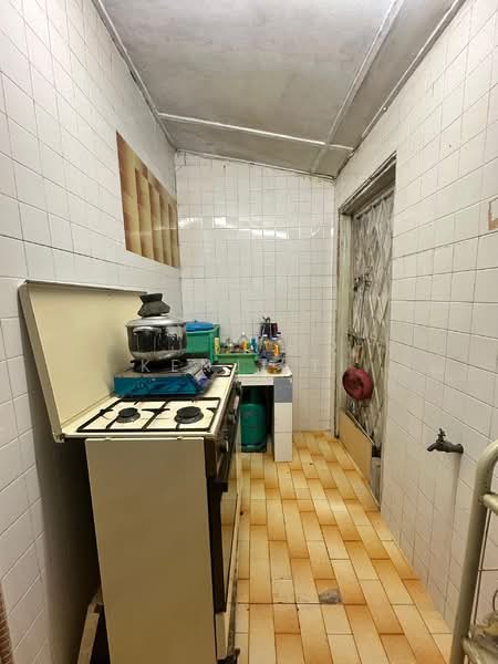 Taman Ehsan untuk Untuk Dijual - RM 570,000, Apr 2026 - Kitchen - PropertyGuru.com.my