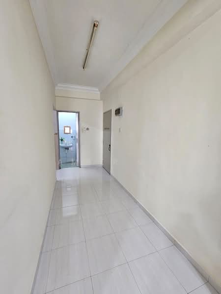 Rumah Flat untuk Dijual di Skudai Baru - Amber Ma - Corridor - PropertyGuru.com.my