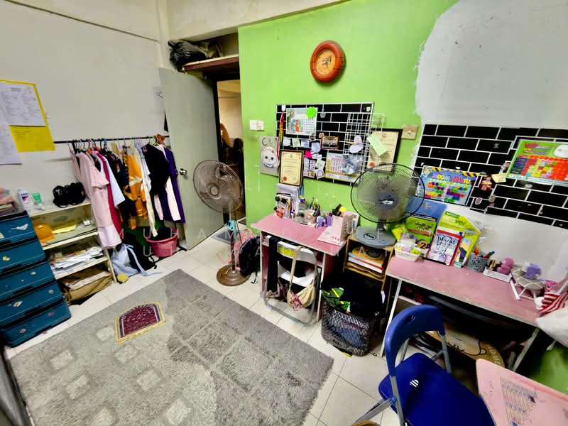 Flat for Sale at Desa Tasik Fasa 6B - Muhamad Irfan Muhamad Hafiz - Bedroom - PropertyGuru.com.my