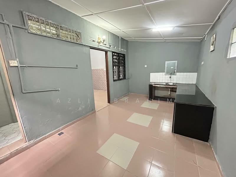 2-storey Terraced House for Sale in Taman Melawati (Ulu Kelang) - Azli Ibrahim - Kitchen - PropertyGuru.com.my