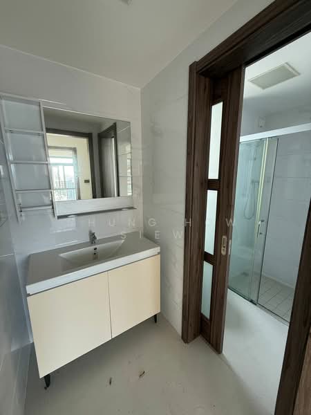 Apartment for Rent at Starview Bay @ Forest City - Chung How Siew - Bathroom - PropertyGuru.com.my