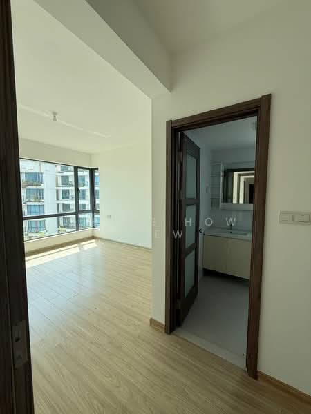 Apartment for Rent at Starview Bay @ Forest City - Chung How Siew - Master Bedroom - PropertyGuru.com.my