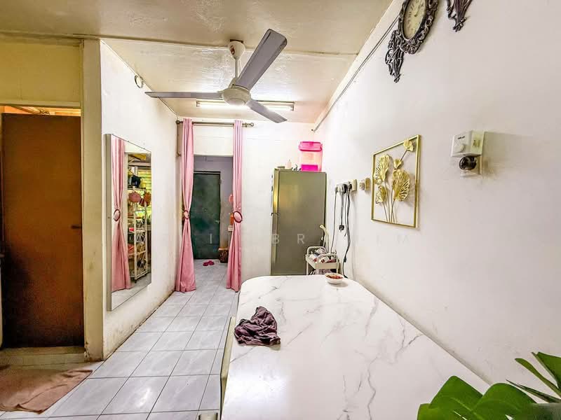 2-storey Terraced House for Sale in Taman Muda (Ampang) - Azli Ibrahim - Interior - PropertyGuru.com.my