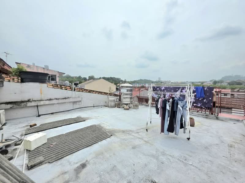 1-storey Terraced House for Sale in Shah Alam (Selangor) - Ashraf Azwan - Roof - PropertyGuru.com.my
