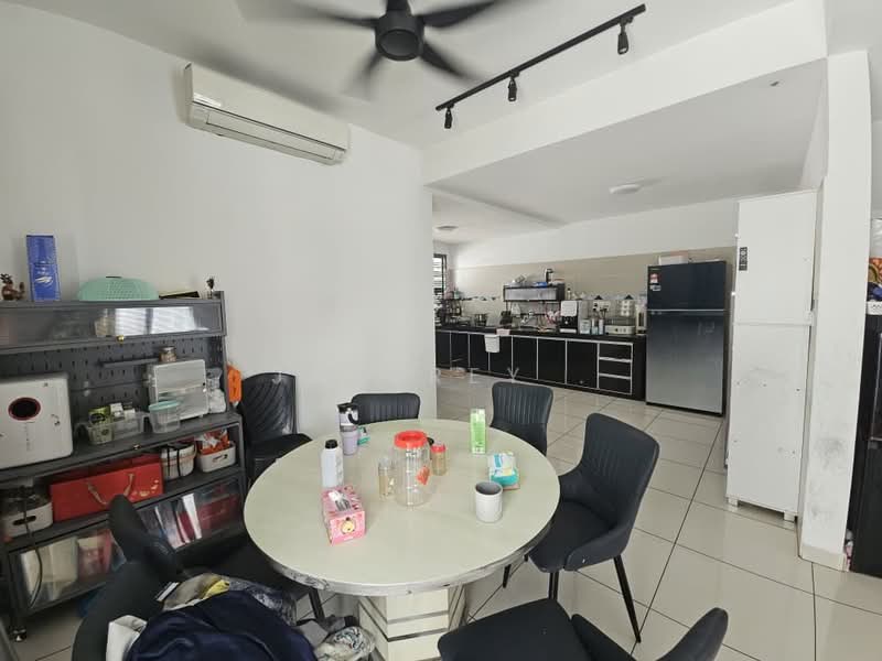 2-storey Terraced House for Sale in Taman Dato Onn (Johor Bahru) - Jaffrey . - Dining Room - PropertyGuru.com.my