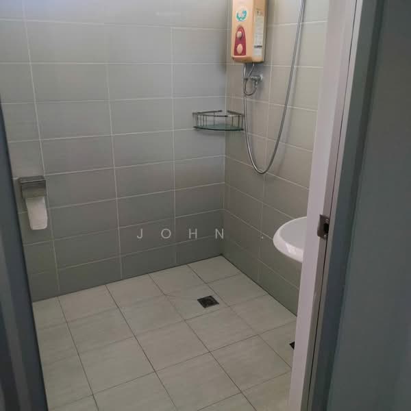 Pangsapuri untuk Dijual di Aquarius Apartment - John . - Bathroom - PropertyGuru.com.my