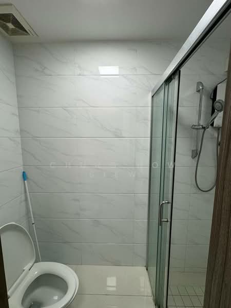 Apartment for Rent at Regalia Park @ Forest City - Chung How Siew - Bathroom - PropertyGuru.com.my