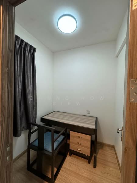 Apartment for Rent at Regalia Park @ Forest City - Chung How Siew - Study - PropertyGuru.com.my