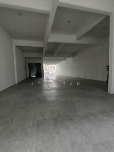 Shop for Rent in Seri Kembangan (Selangor) - Jeff Tan - Interior - PropertyGuru.com.my