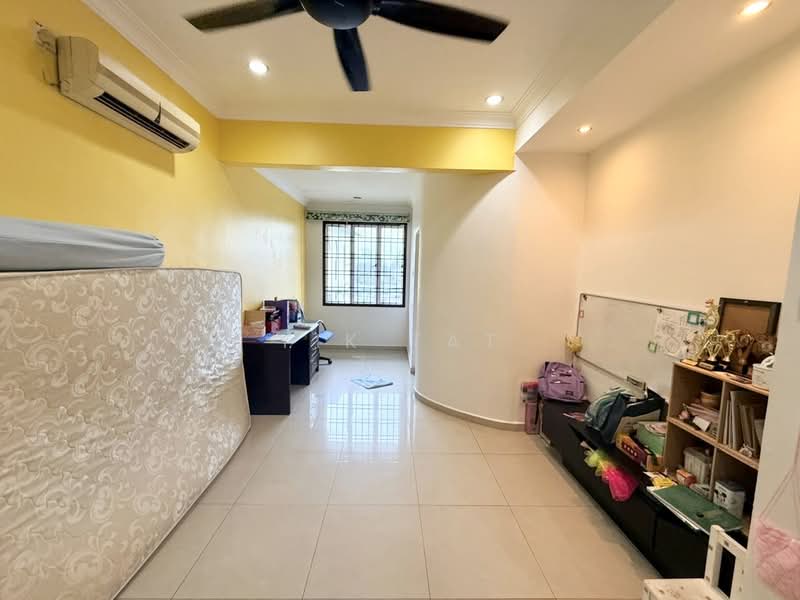 2-storey Terraced House for Sale in Taman Molek (Johor Bahru) - Yik Tat - Interior - PropertyGuru.com.my