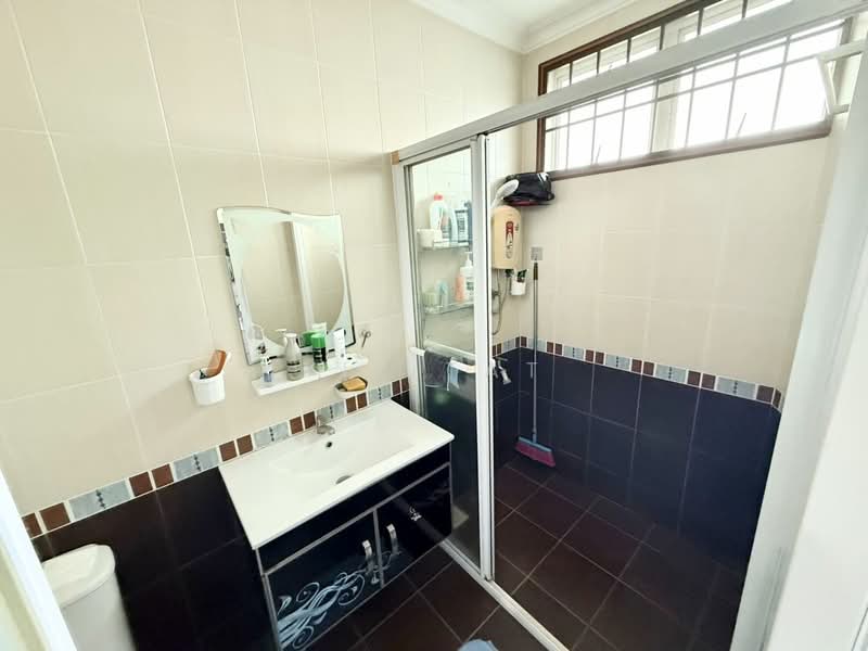 2-storey Terraced House for Sale in Taman Molek (Johor Bahru) - Yik Tat - PropertyGuru.com.my