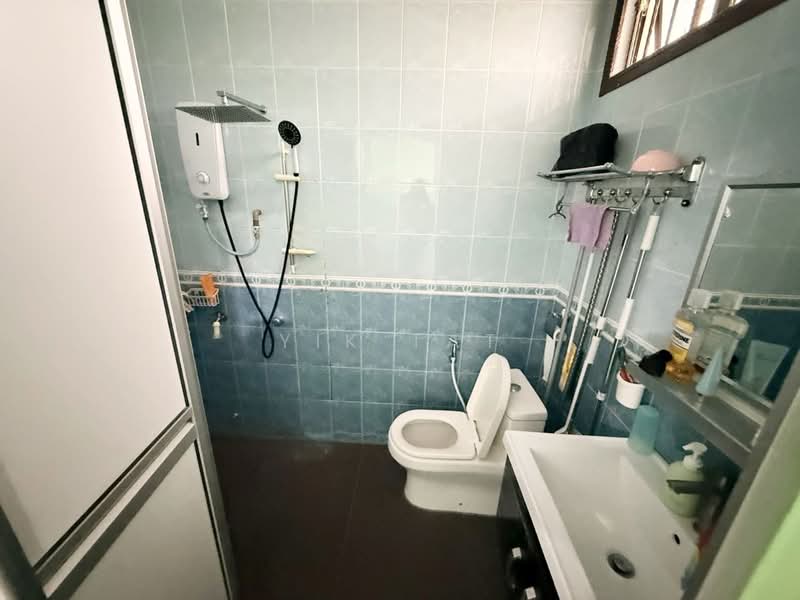 2-storey Terraced House for Sale in Taman Molek (Johor Bahru) - Yik Tat - PropertyGuru.com.my
