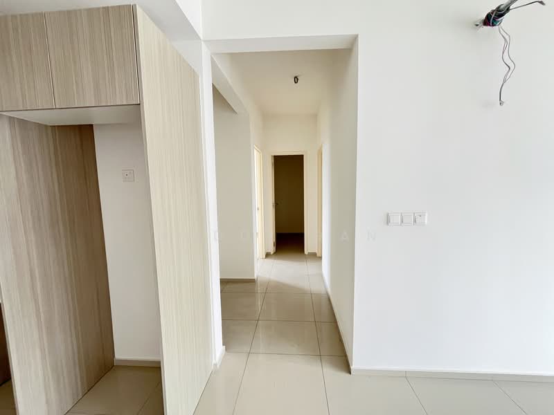 Service Residence for Sale at Gravit8, Klang - Anddy Gan - Corridor - PropertyGuru.com.my