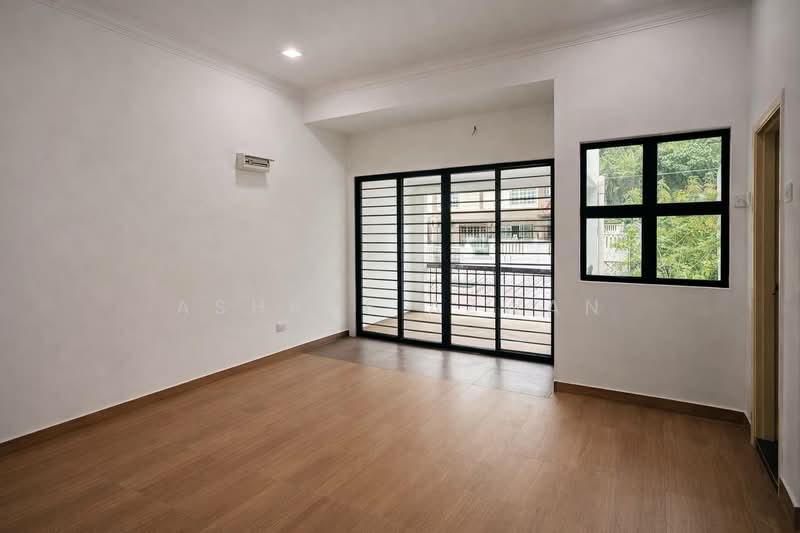 Semi-Detached House for Sale in Taman Cuepacs (Cheras) - Ashraf Azwan - Living Room - PropertyGuru.com.my