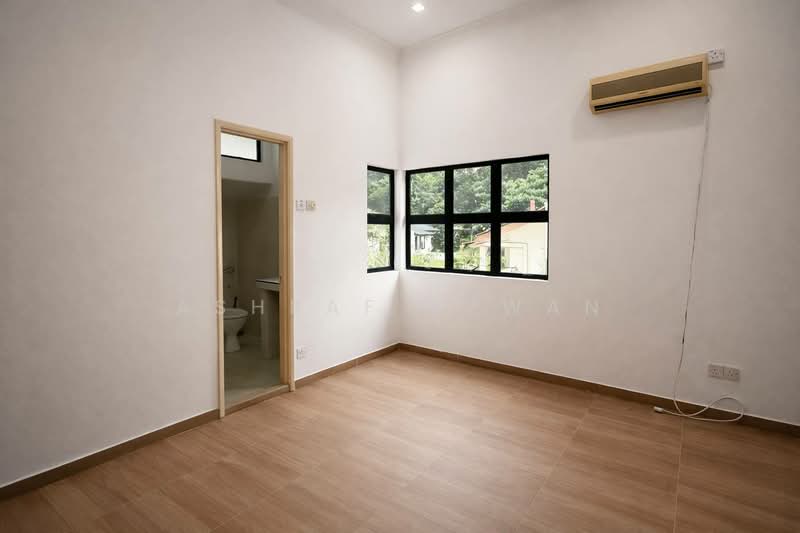 Semi-Detached House for Sale in Taman Cuepacs (Cheras) - Ashraf Azwan - Bathroom - PropertyGuru.com.my