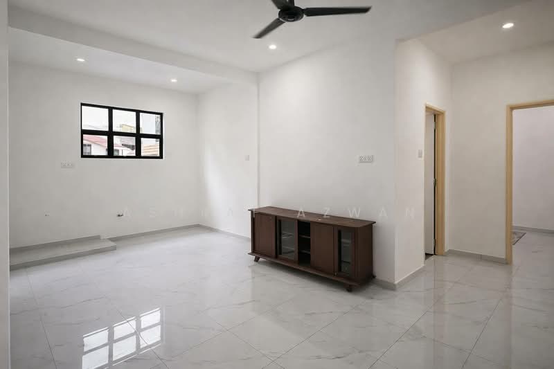 Semi-Detached House for Sale in Taman Cuepacs (Cheras) - Ashraf Azwan - Living Room - PropertyGuru.com.my
