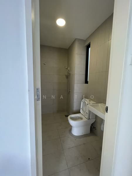 Service Residence for Sale at Kenwingston Skylofts - Anna Teo - Bathroom - PropertyGuru.com.my