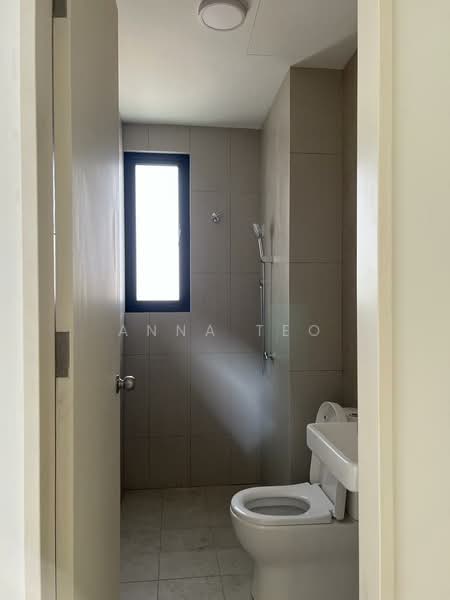 Service Residence for Sale at Kenwingston Skylofts - Anna Teo - Bathroom - PropertyGuru.com.my
