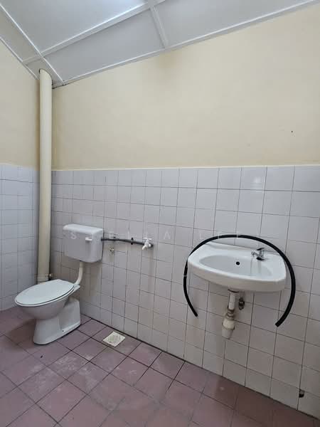 2-storey Terraced House for Rent in Bandar Mahkota Cheras (Cheras) - Stella Lee - Bathroom - PropertyGuru.com.my