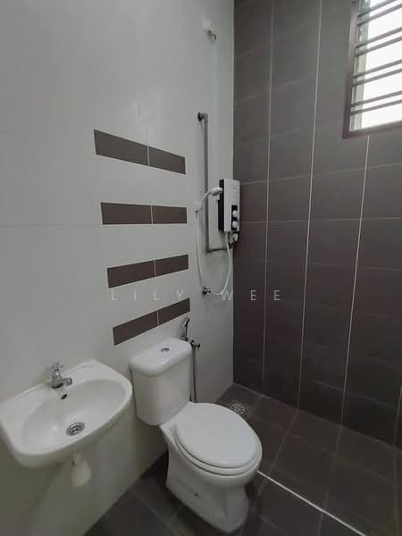 Taman Seri Austin untuk Untuk Dijual - RM 999,000, Mac 2026 - Bathroom - PropertyGuru.com.my