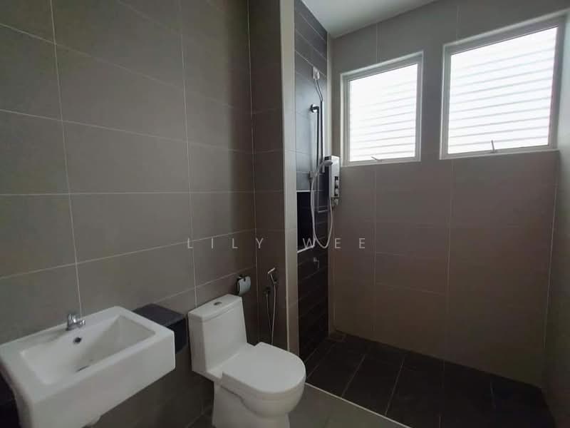 Taman Seri Austin untuk Untuk Dijual - RM 999,000, Mac 2026 - Bathroom - PropertyGuru.com.my