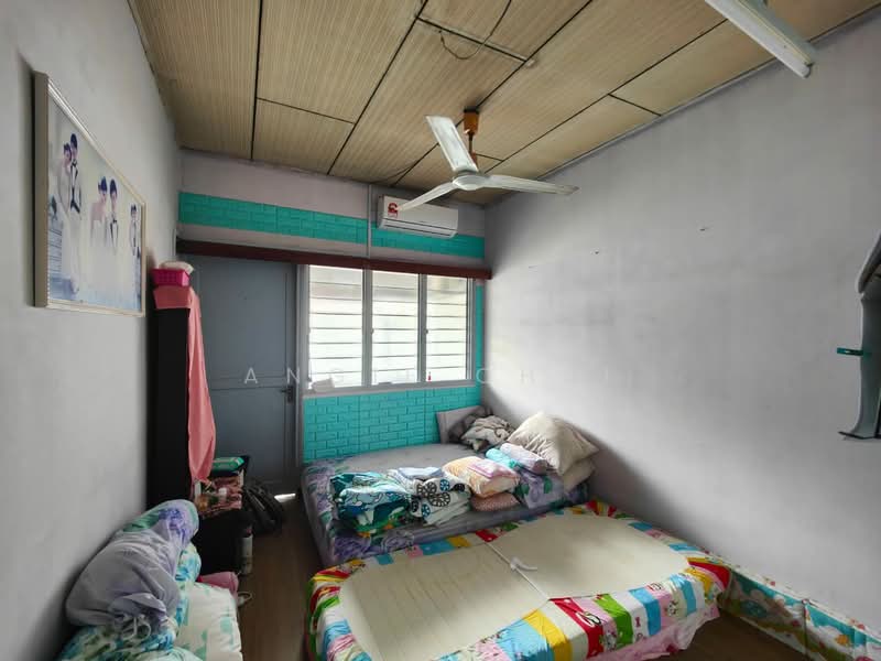 2-storey Terraced House for Sale in Sea Park (Petaling Jaya) - Angie Chai - Bedroom - PropertyGuru.com.my