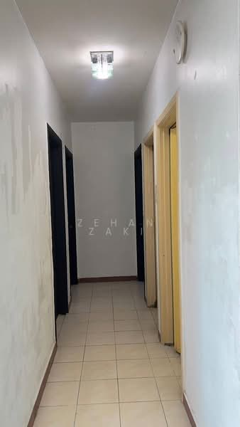 Apartment for Rent at Vistaria - Zehan Zaki - Corridor - PropertyGuru.com.my