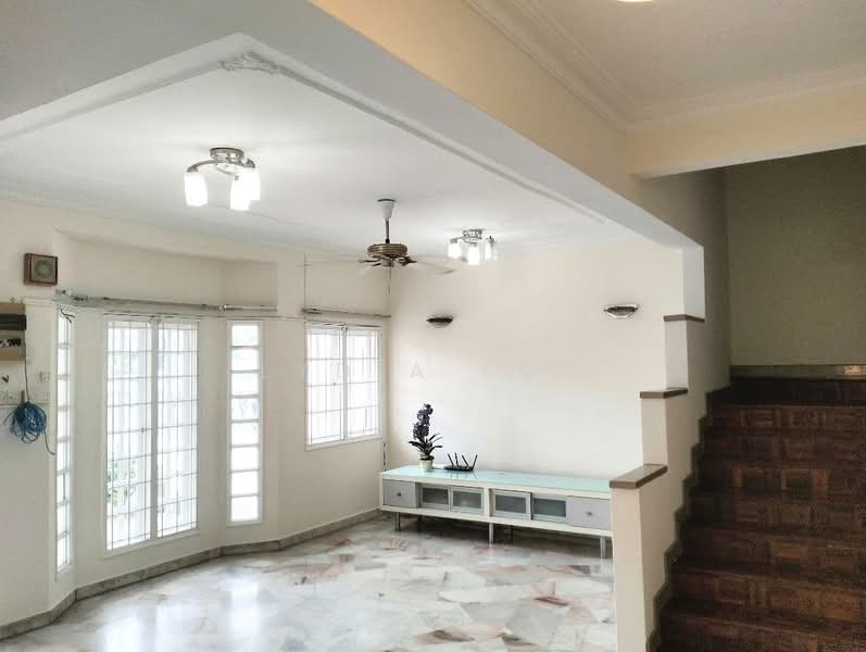 2-storey Terraced House for Rent in Usj 9 (Subang Jaya) - Lydia Loo - Living Room - PropertyGuru.com.my
