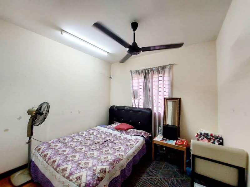 Semi-Detached House for Sale in Nilai Impian (Nilai) - Eda Zainal - Bedroom - PropertyGuru.com.my