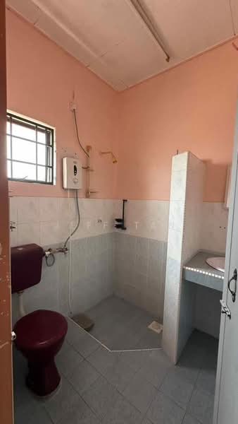 1-storey Terraced House for Rent in Bercham (Ipoh) - Jeff Tan - Bathroom - PropertyGuru.com.my