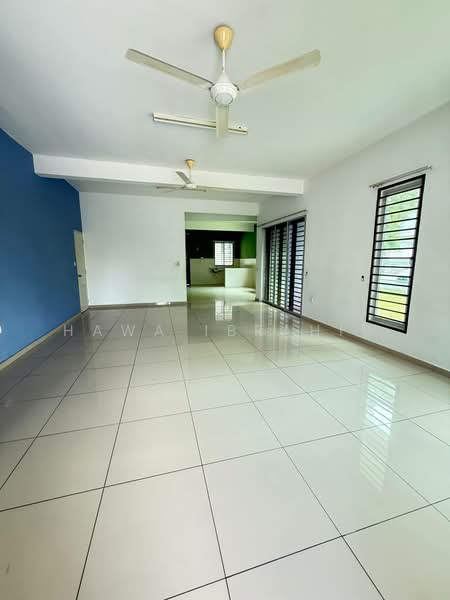 Nusari Aman 2 Bandar Sri Sendayan untuk Untuk Dijual - RM 640,000, Apr 2026 - Living Room - PropertyGuru.com.my