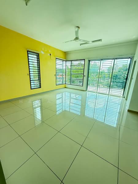 Nusari Aman 2 Bandar Sri Sendayan untuk Untuk Dijual - RM 640,000, Apr 2026 - Living Room - PropertyGuru.com.my