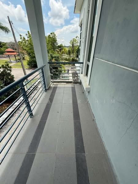 Nusari Aman 2 Bandar Sri Sendayan untuk Untuk Dijual - RM 640,000, Apr 2026 - Balcony - PropertyGuru.com.my