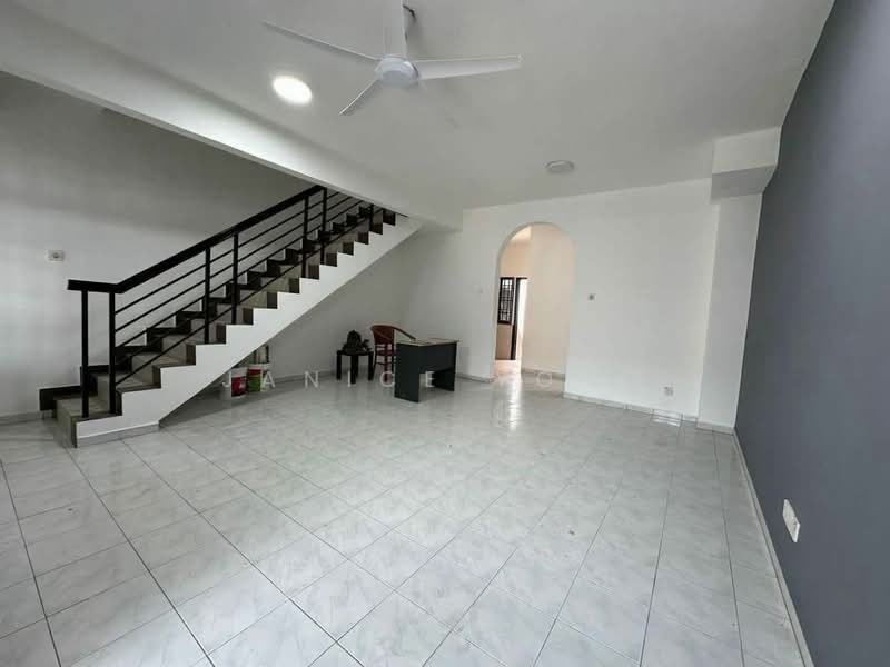 2-storey Terraced House for Sale in Bukit Indah (Iskandar Puteri (Nusajaya)) - Janice Yong - Living Room - PropertyGuru.com.my
