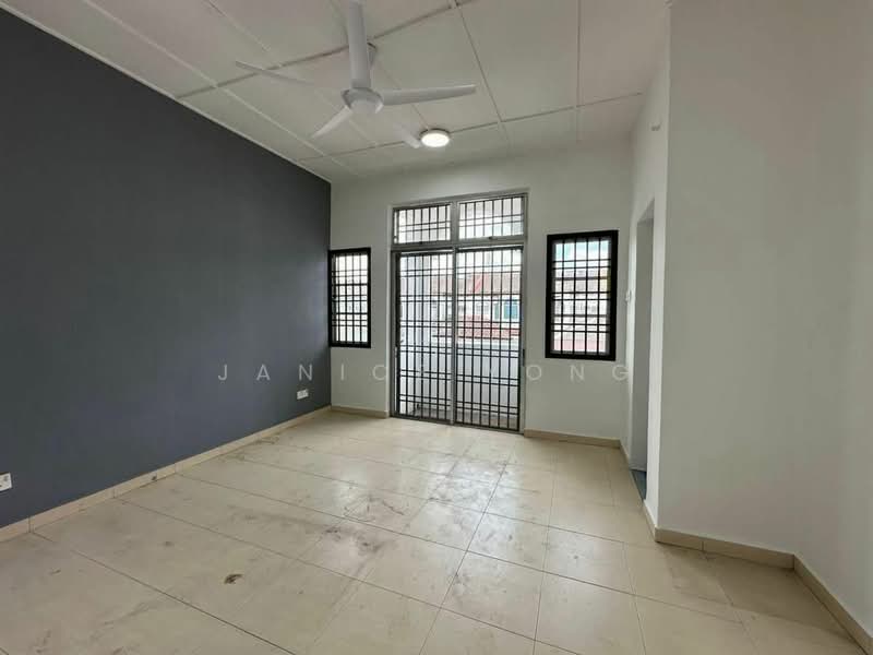 2-storey Terraced House for Sale in Bukit Indah (Iskandar Puteri (Nusajaya)) - Janice Yong - Living Room - PropertyGuru.com.my
