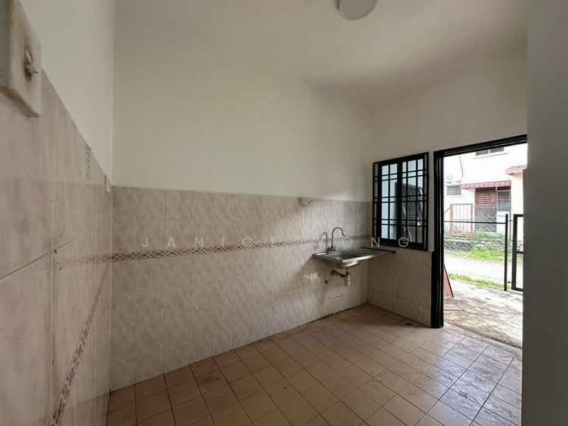 2-storey Terraced House for Sale in Bukit Indah (Iskandar Puteri (Nusajaya)) - Janice Yong - Kitchen - PropertyGuru.com.my