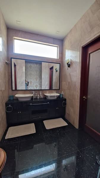 Bungalow for Sale in Shah Alam (Selangor) - Reena Sarif - Bathroom - PropertyGuru.com.my