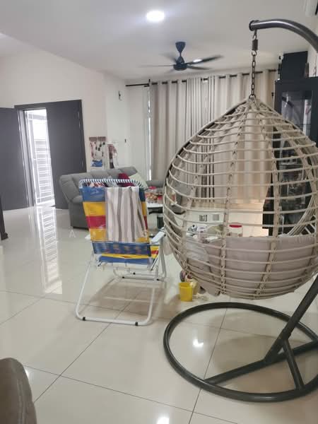 Cluster House for Sale in Taman Bestari Indah (Ulu Tiram) - Alviss Tay - Living Room - PropertyGuru.com.my
