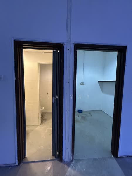 Kilang untuk Dijual di Chan Sow Lin (Cheras) - Eva Yap - Bathroom - PropertyGuru.com.my